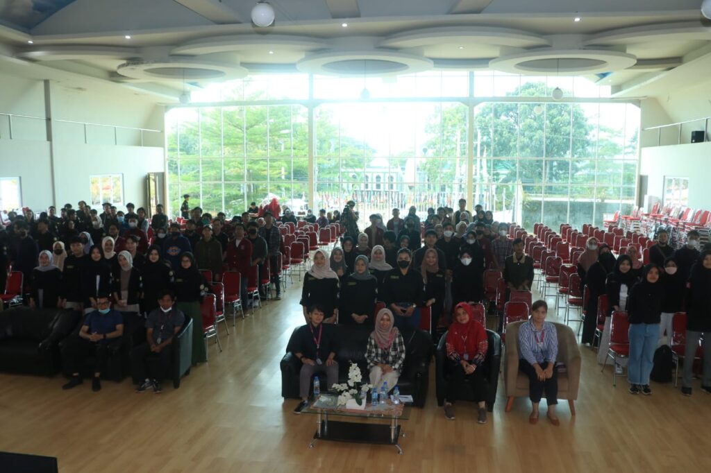 280 Mahasiswa Universitas Nusa Putra Sukabumi Seminar Potensi Diri